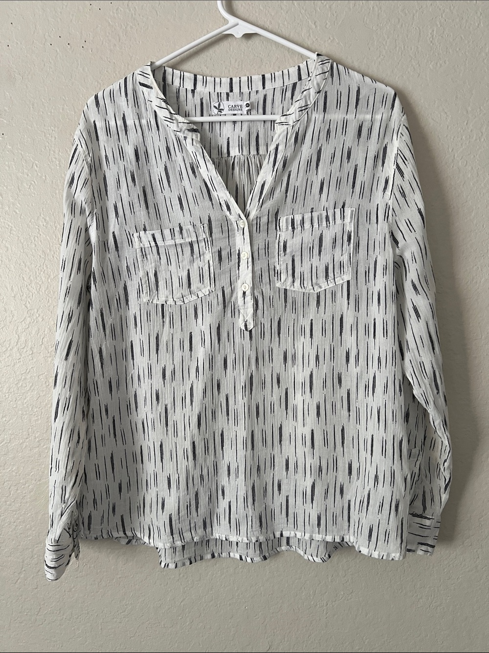 Like New! CARVE DESIGNS Button-Front Long Sleeve Top Organic Cotton Size M